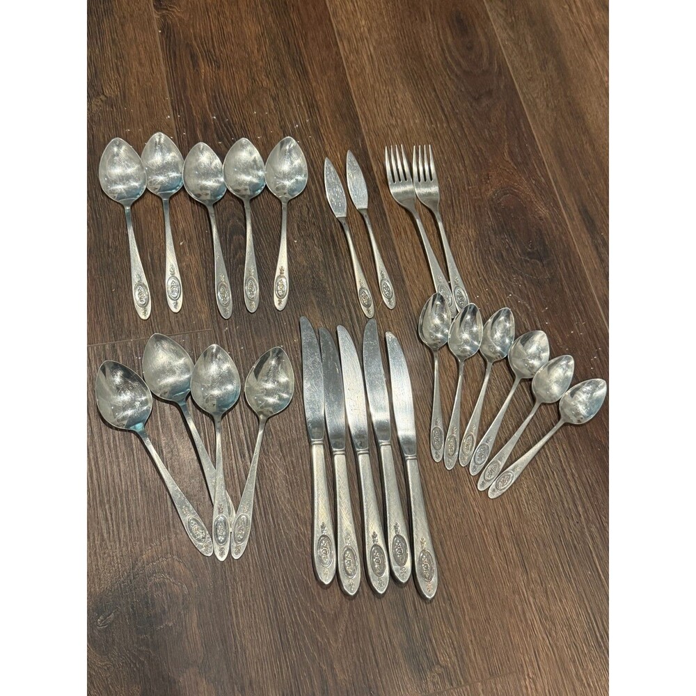 24 Pieces Oneida Oneidacraft Deluxe Stainless Lasting Rose Floral Replacement